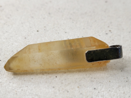 Tangerine kwarts met herkimer diamantje