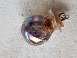Hanger met water van The Chalice Well en amethist
