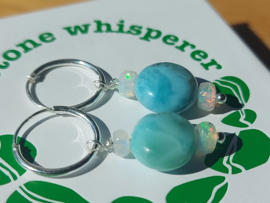 925 zilveren creooltjes met larimar en welo opaal