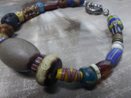 Unieke armband met shiv lingham en trade beads