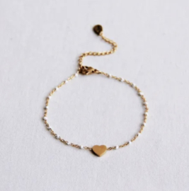 Armband hartje met witte kraaltjes