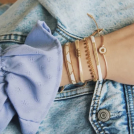 Armband zijdedraad met hartkraal