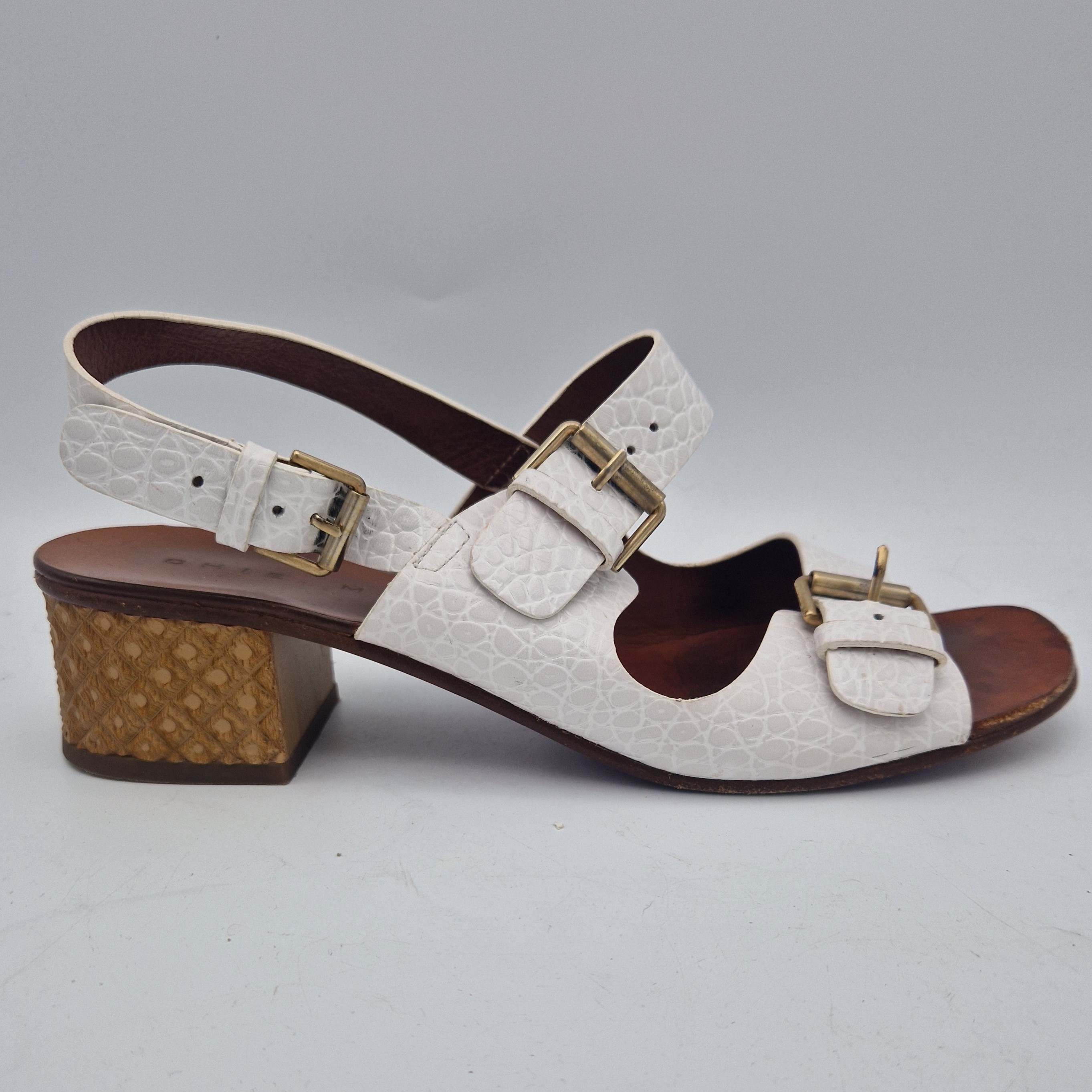 Chie Mihara sandalen. Maat 40. Wit/leer.