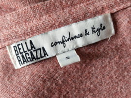 Bella Ragazza cardigan. Maat S. Roze.