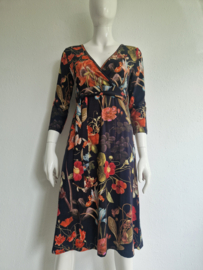 La Lamour jurk Milly. Maat M. Off black/bloemenprint.