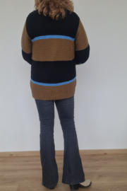 Paul Smidt trui met V-hals. Maat M. Bruin/zwart/wol.