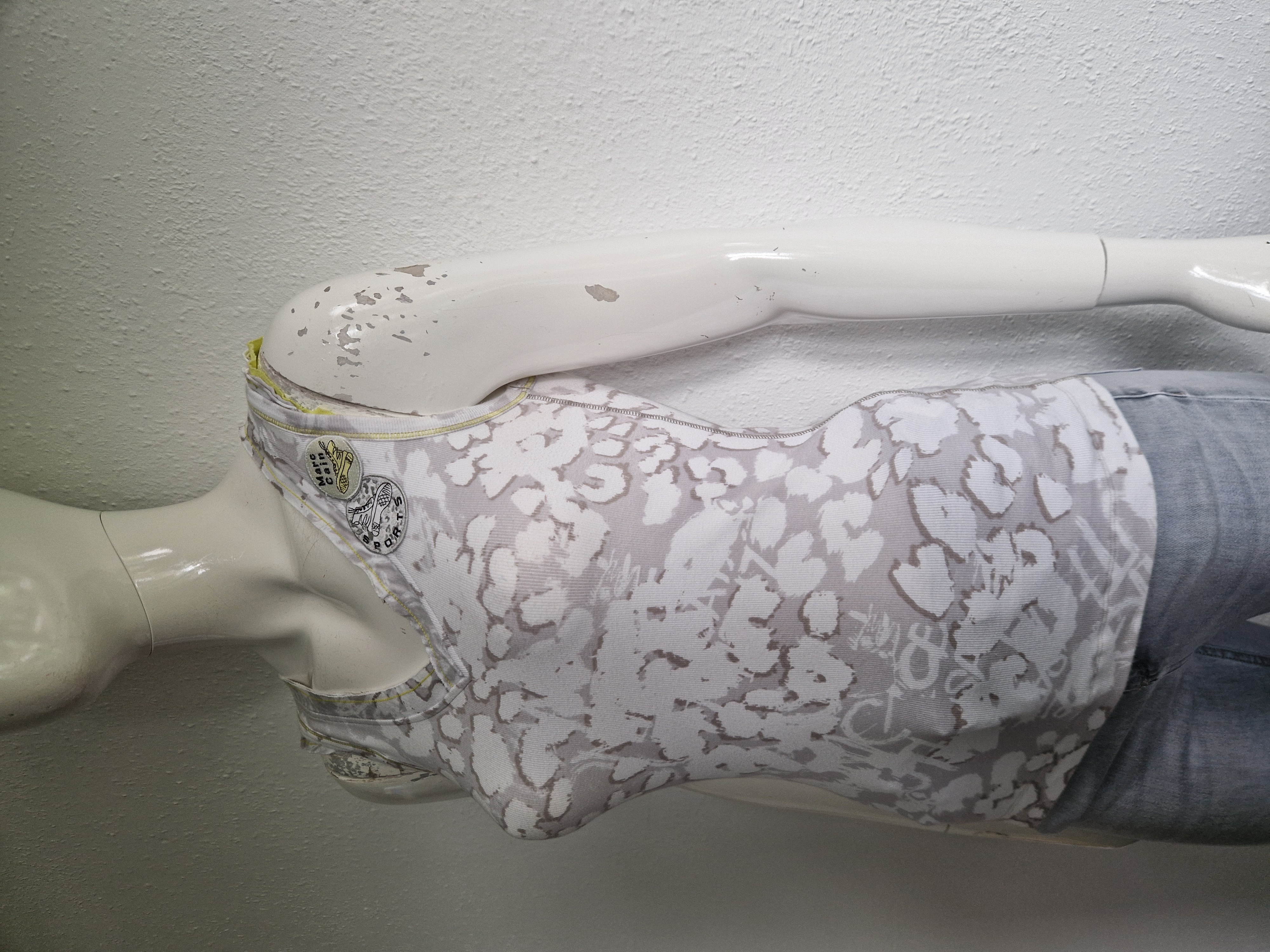 Marc Cain Sports top. Maat 3, Wit/grijs/print.