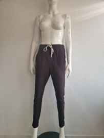 Penn & Ink N.Y. pantalon. Maat 40. Chocoladebruin/travelstof.