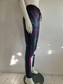 Studio Anneloes pantalon. Maat M. All over print/travelstof.