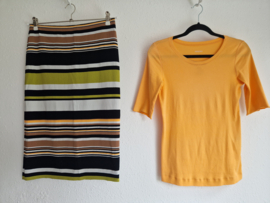 Marc Cain set. (top en rok). Maat 38,