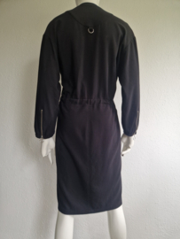 Joline Jolink jurk met V-hals. Maat M. Zwart.