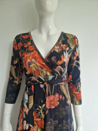 La Lamour jurk Milly. Maat M. Off black/bloemenprint.