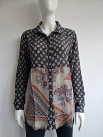 Tolani blouse. Maat M. Print/zijde.