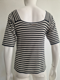 Twin Set top. Maat M. Crème/zwart gestreept.