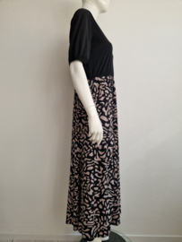 Studio Anneloes Kristie Cheeta maxi jurk. Maat M. Zwart/travelstof.