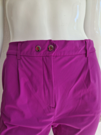 Jane Jushka  cropped pantalon. Maat L. Roze/ travelstof.