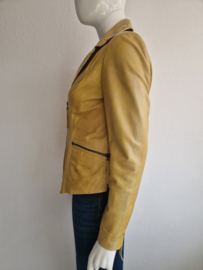 On Stage blazer jasje. Maat 36/38, Okergeel/leer.