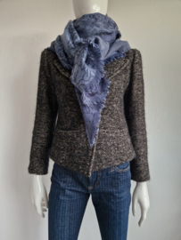 Laine Bonnet shawl. Blauwtinten/acryl.