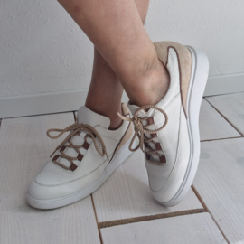 Lerora sneakers. Maat 40, Crème/leer.