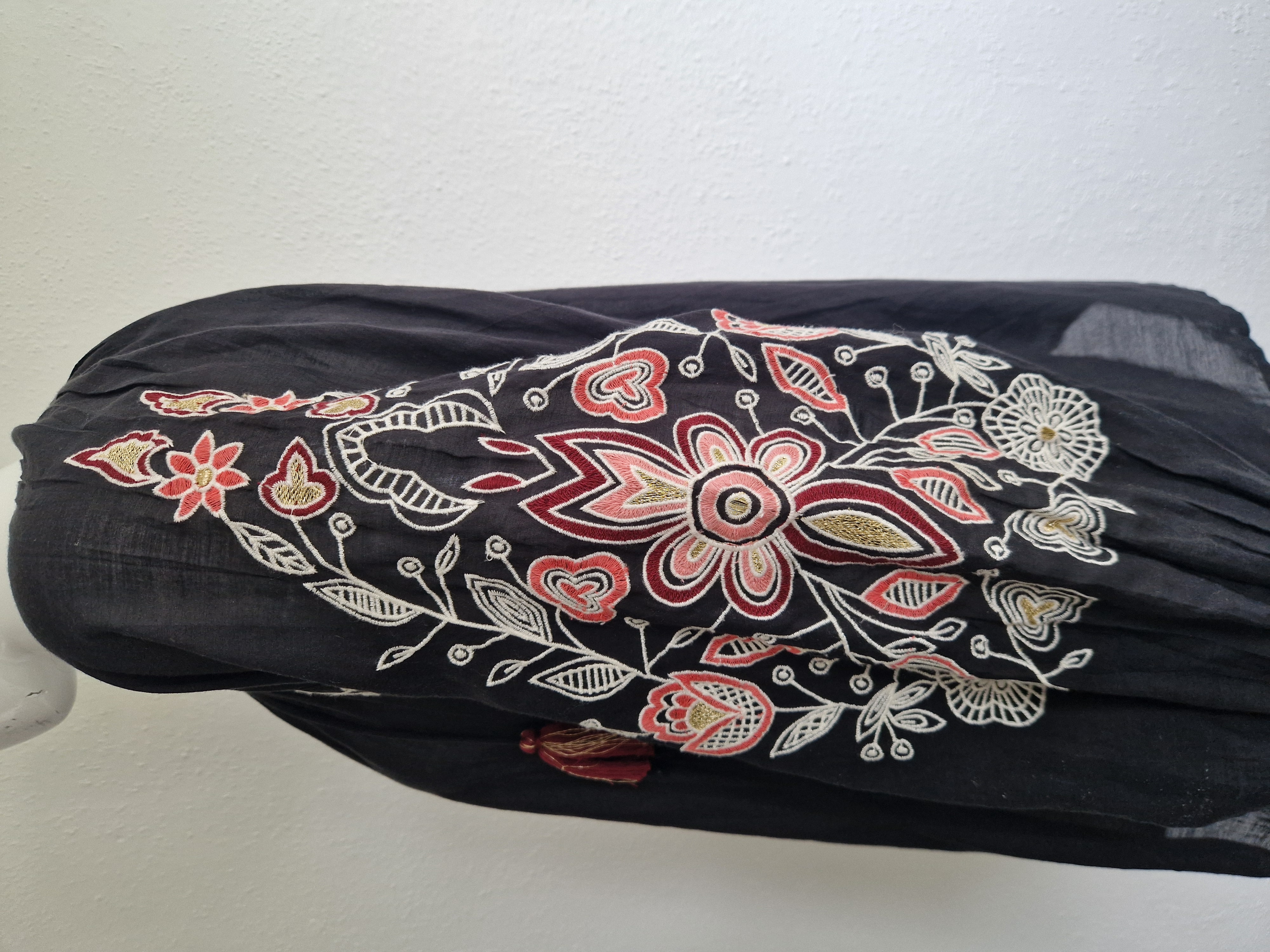 Summum top Sushi Voile Embroidery. Maat 42, Zwart