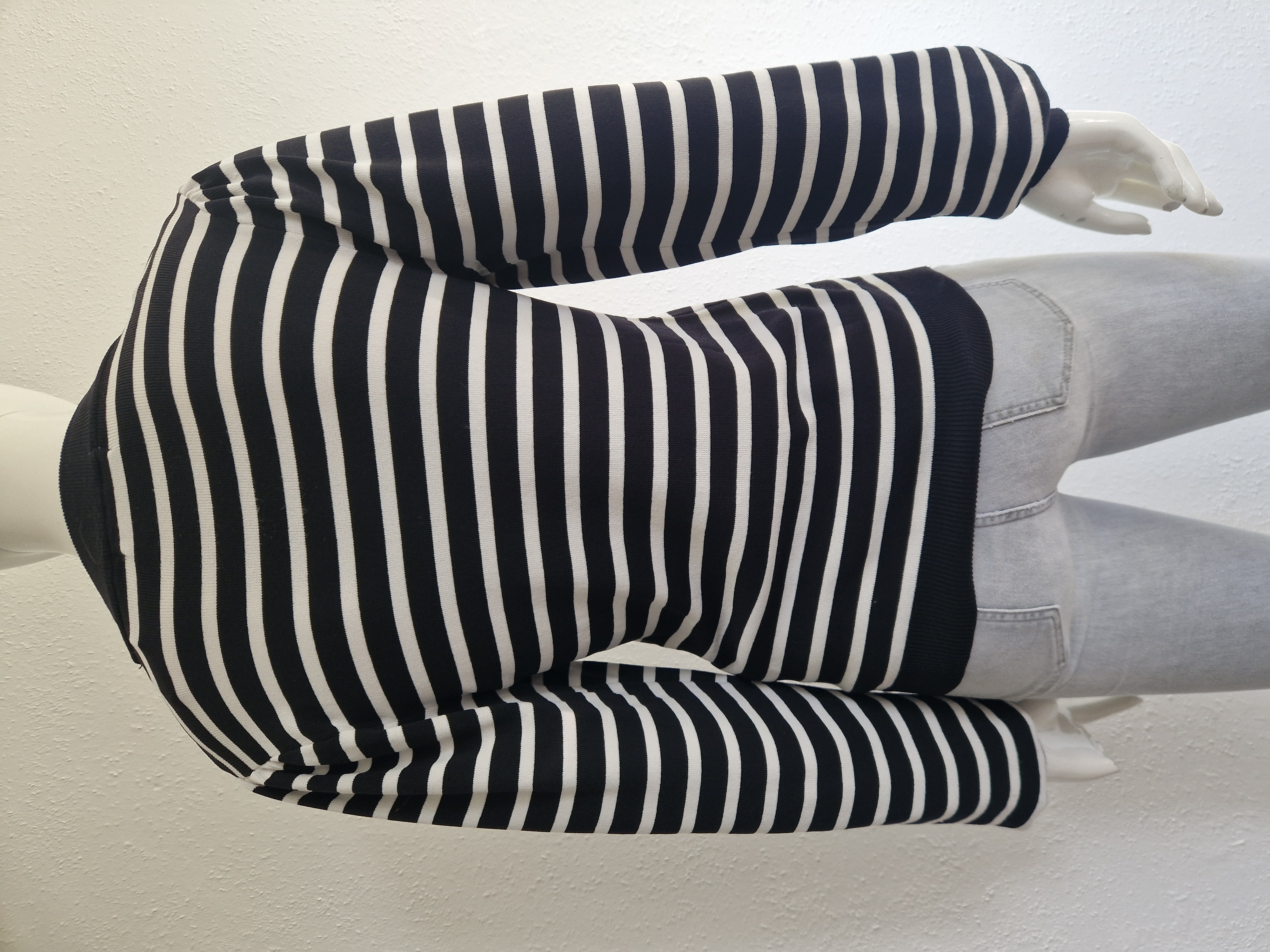 Studio Anneloes Luna Stripe pullover. Maat M. Zwart/wit.