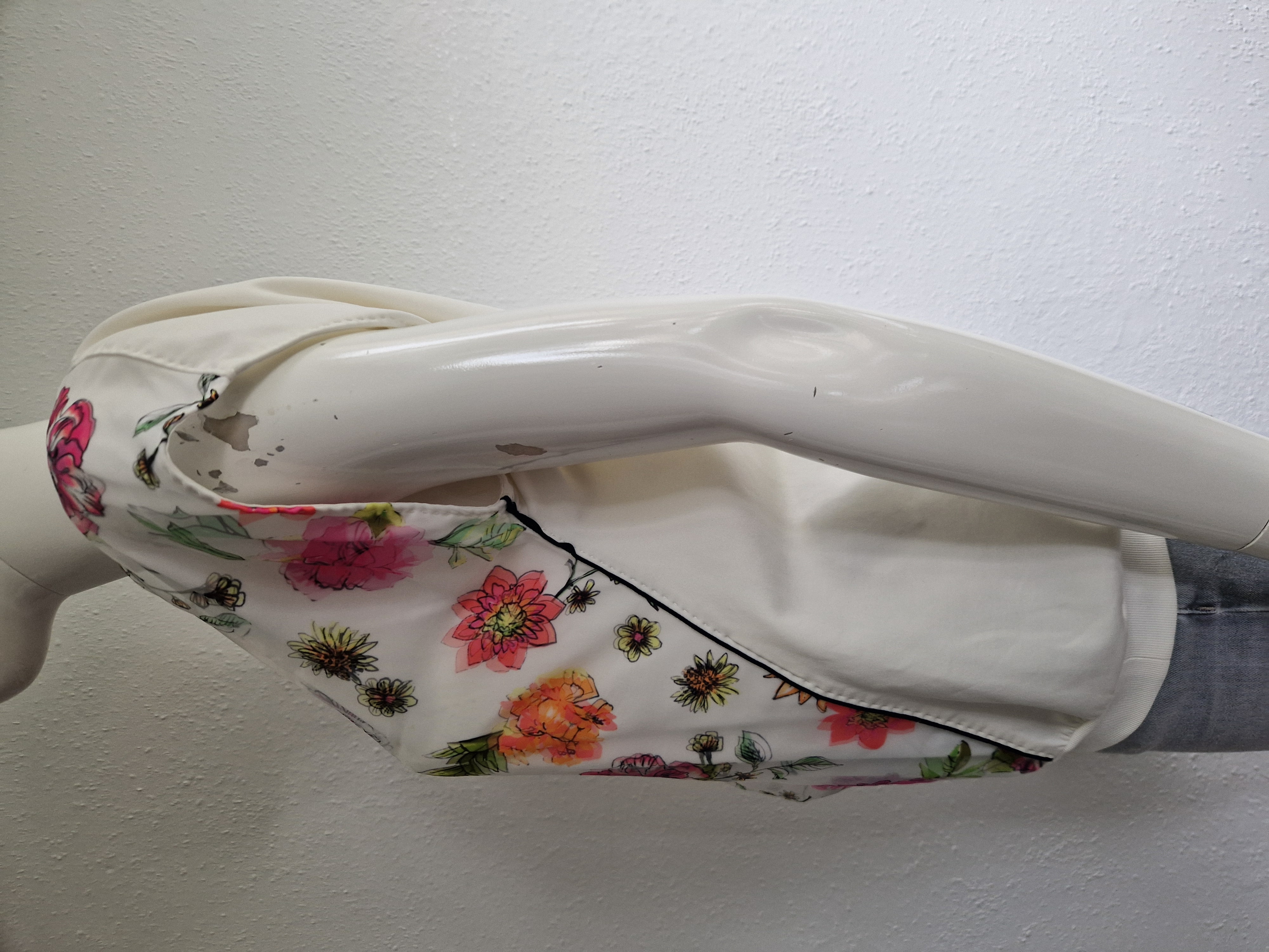 Marc Cain Sports top. Maat 3, Crème/bloemenprint.