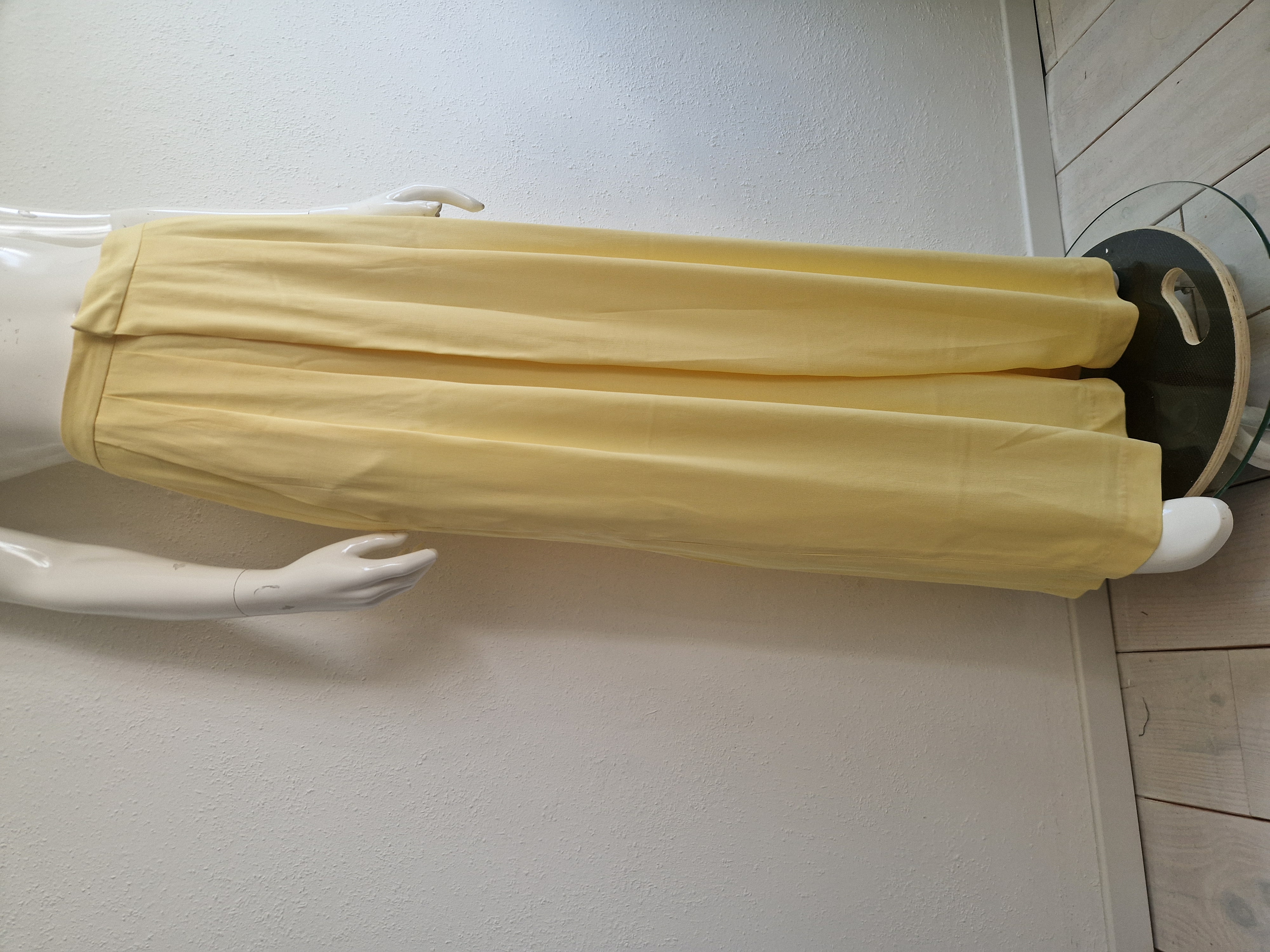 Closed pants Zola Yellow Orchid. Maat 30,