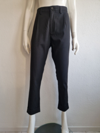 Zenggi cropped pantalon. Maat 2, Zwart.