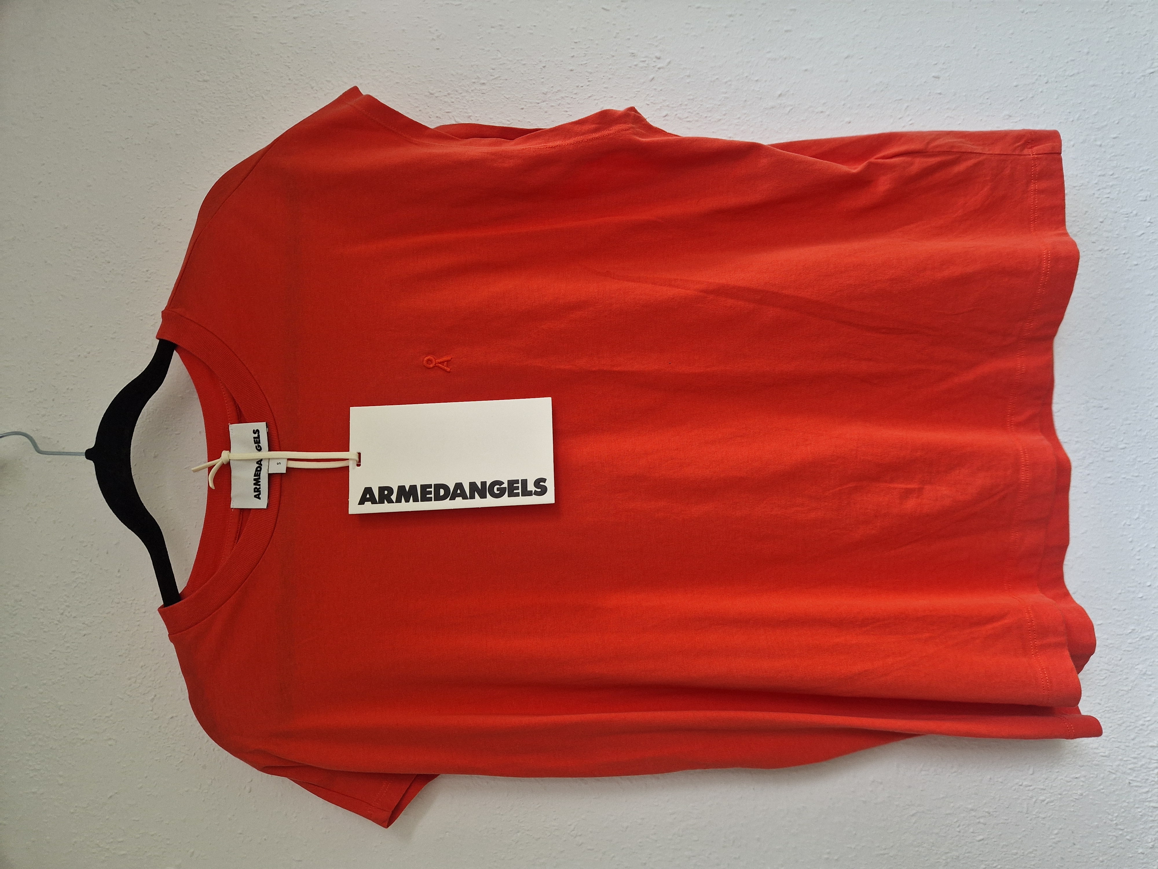 Armedangels top Inaara. Maat S. Rood.