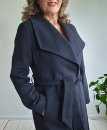 Mercer & Madison mantel | Maat L | Donkerblauw |