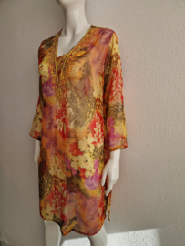 Akaru kaftan. Maat 40/42,Oranje/rood/geel.