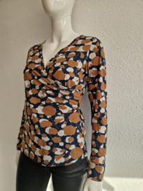 Studio Anneloes overslagtop. Maat S. Blauw/bruin/print.