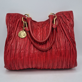 Bally schoudertas Caryne. Rood/gerimpeld leer.