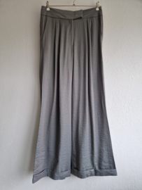 Aaiko Frederique Shine pantalon. Maat L. Groen.