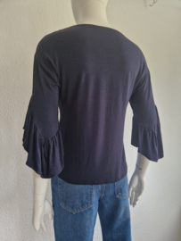 No Man's land top. Maat S. Donkerblauw.