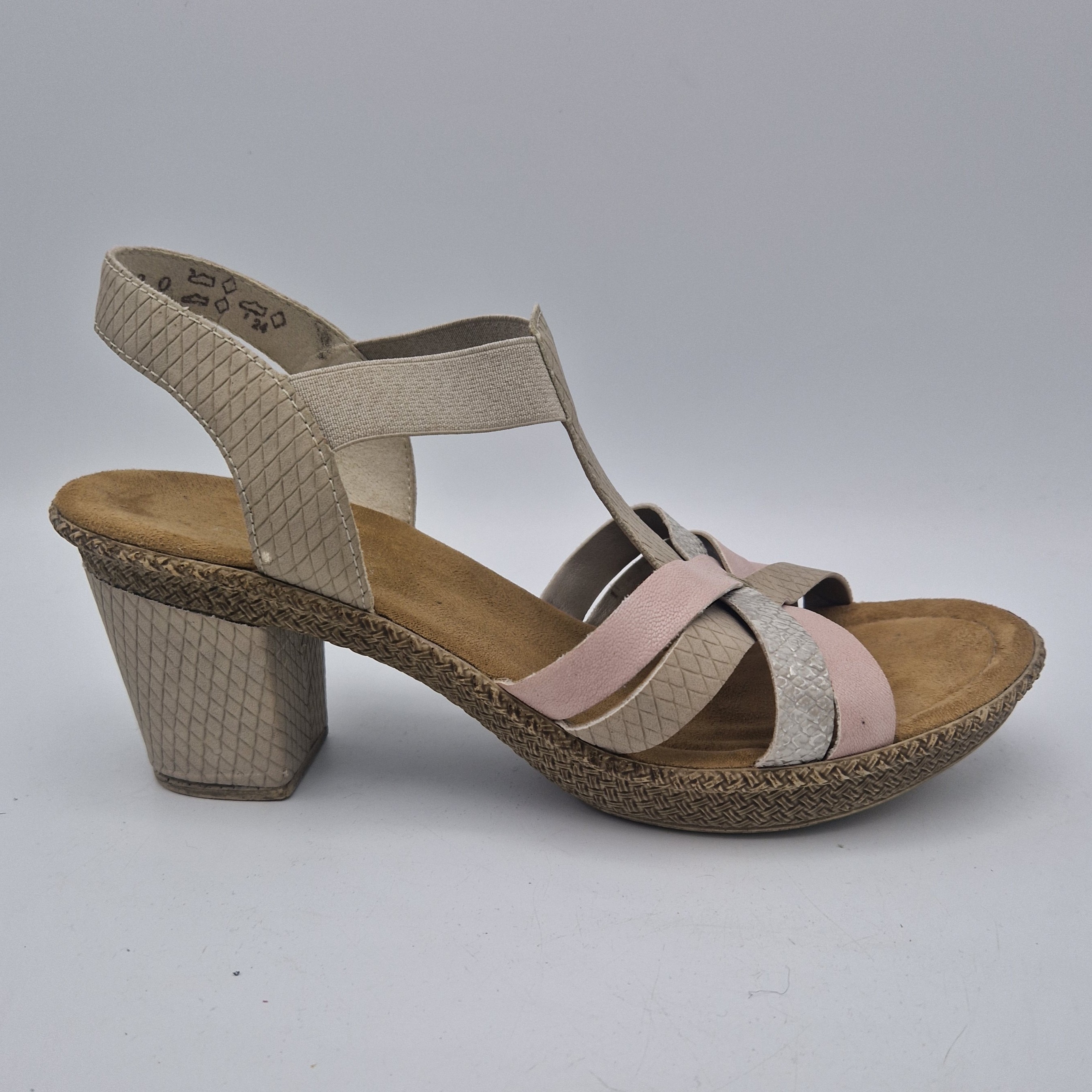 Rieker sandalen met hak. Maat 40, Zachtroze/zilver.