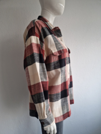 Closed blouse Kyra. Maat M. Ruit/flanel.