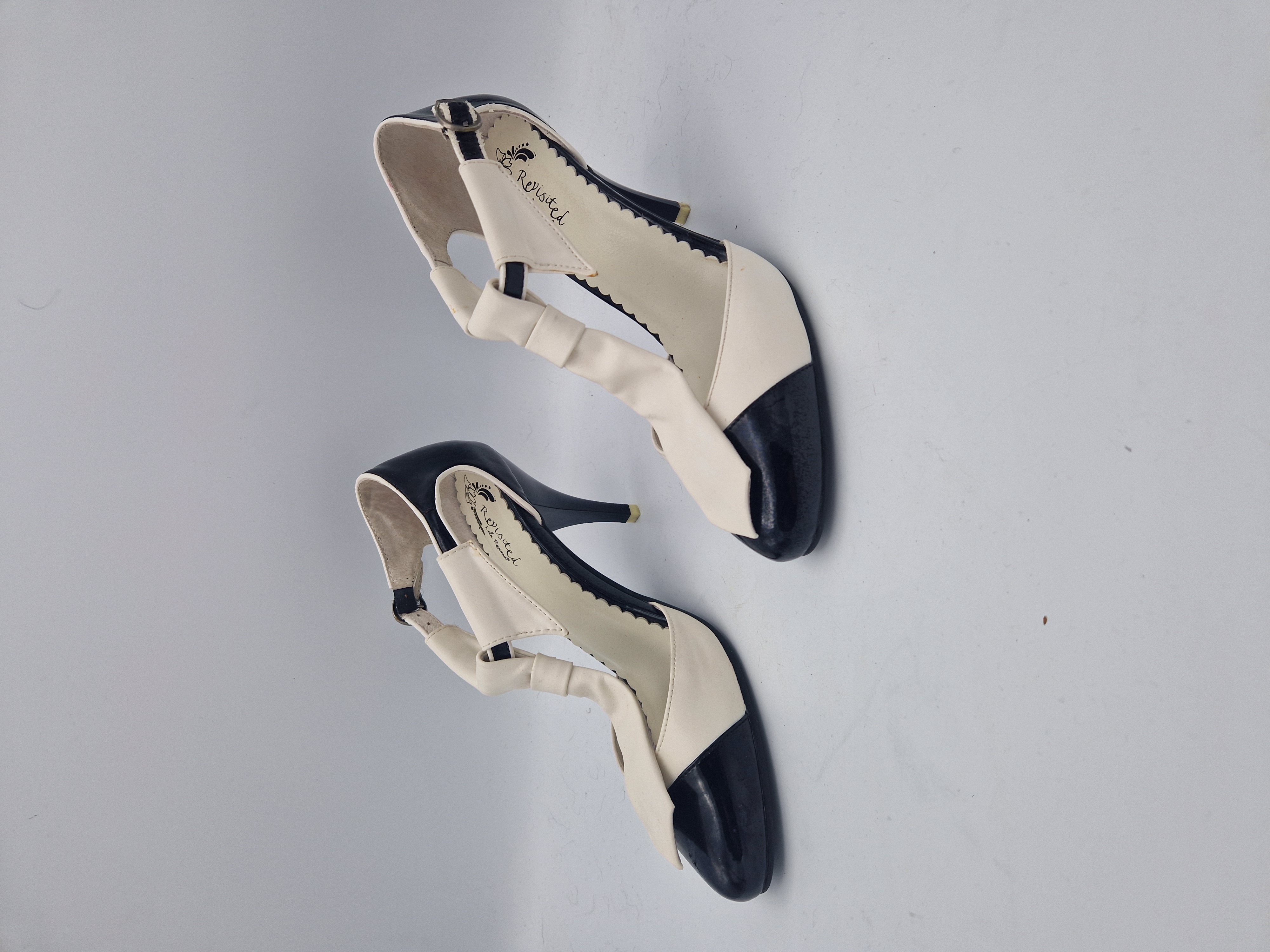 Lola Ramona pumps Revisited. Maat 40, Zwart/wit/leer.