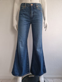 Wrangler flared jeans Wanderer. Maat 26/32, Blauw.
