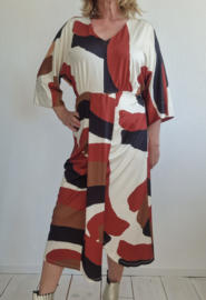 K-Design midi jurk. Maat M. Crème/wijnrood