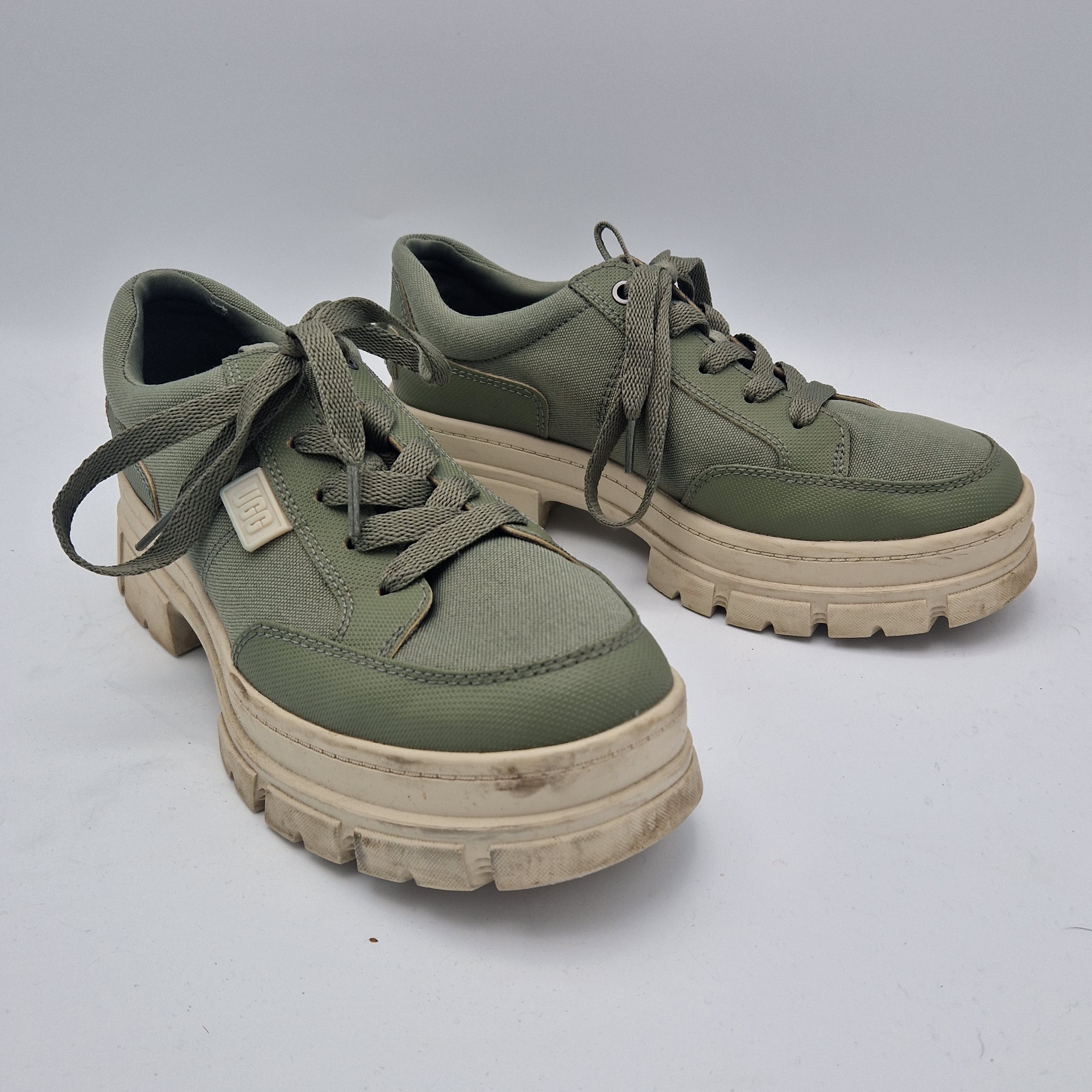 Ugg veterschoenen Ashton Hybrid. Maat 40. Legergroen