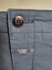 Closed cropped chino. Maat 31,Blauw.