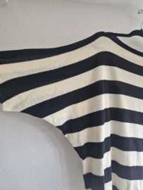 Sneakerdresses top. Maat 2, Zwart/crème gestreept.