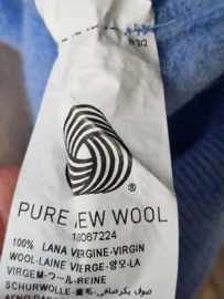 Benetton trui. Maat 36, Lichtblauw/scheerwol.