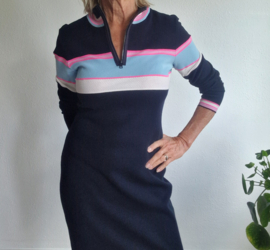 Marc Cain gebreide jurk. N3, Donkerblauw/roze.