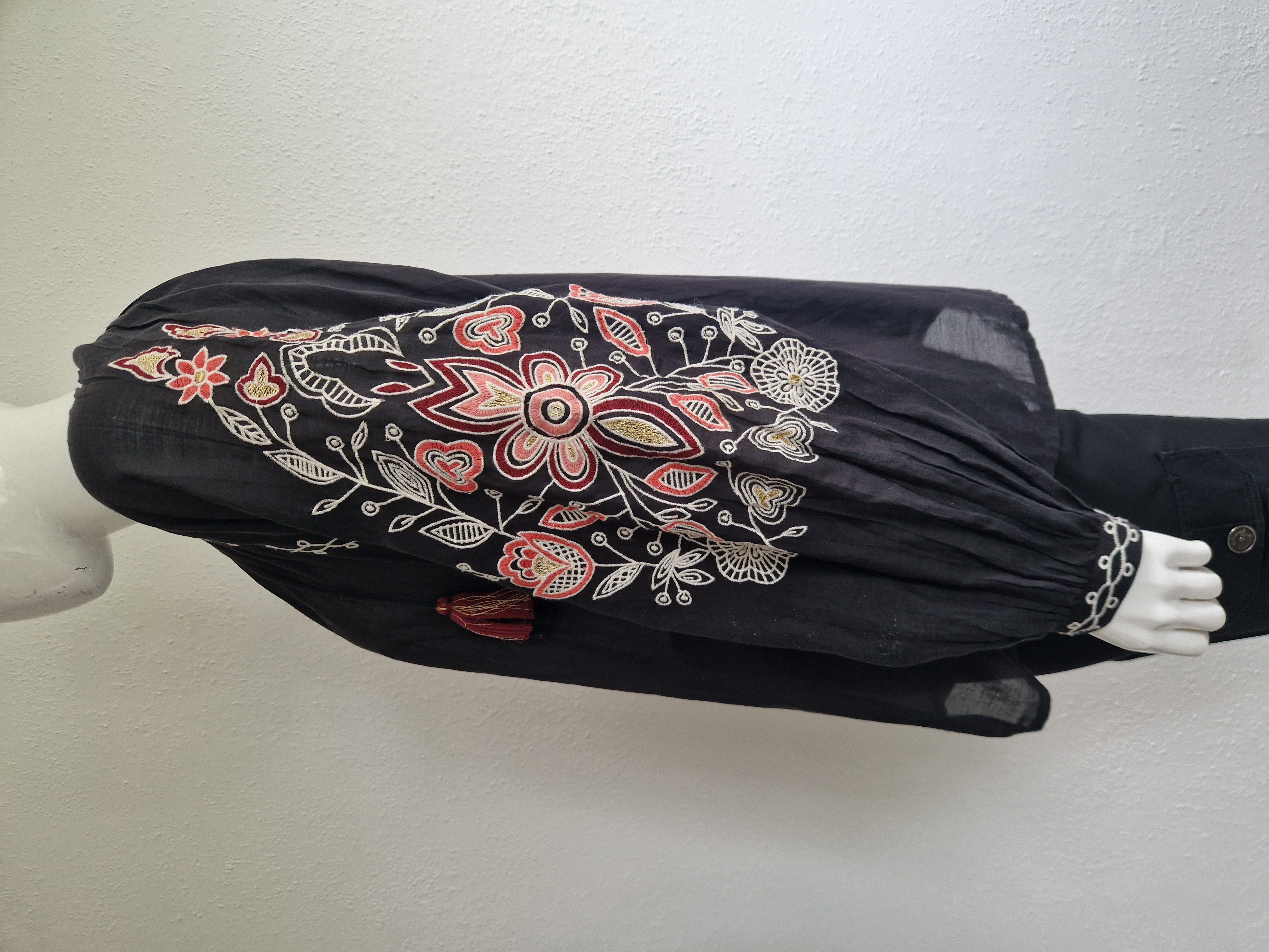Summum top Sushi Voile Embroidery. Maat 42, Zwart