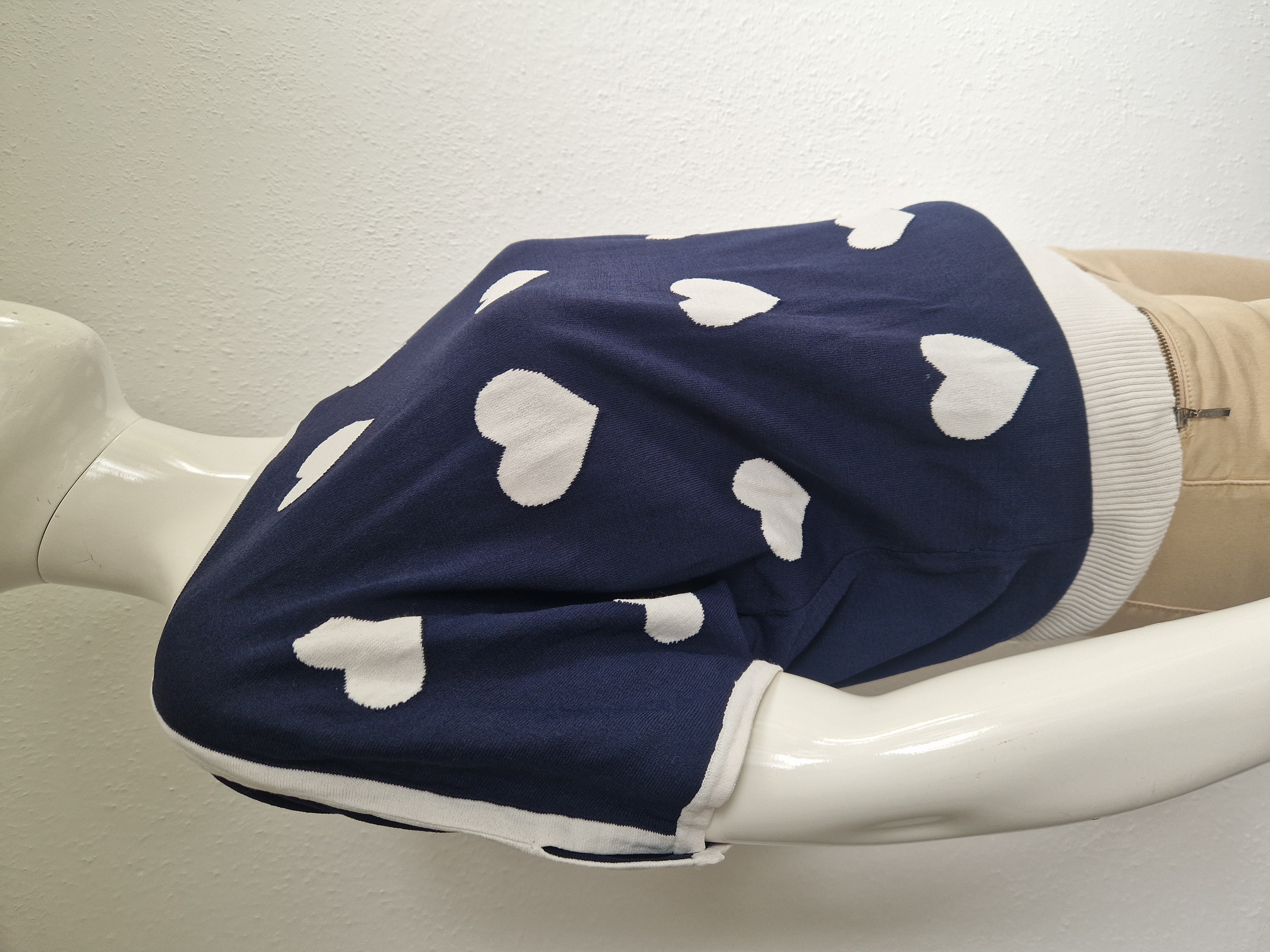 YouYou pullover. Maat M. Donkerblauw/hartjes.