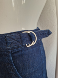 Closed jeans met wijde pijpen. Maat 29, Donkerblauw