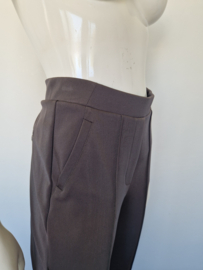 D’Étoiles Casiopé pantalon. Maat M. Taupe