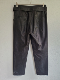 Atelier Amsterdam lamsleren pantalon. Maat L.